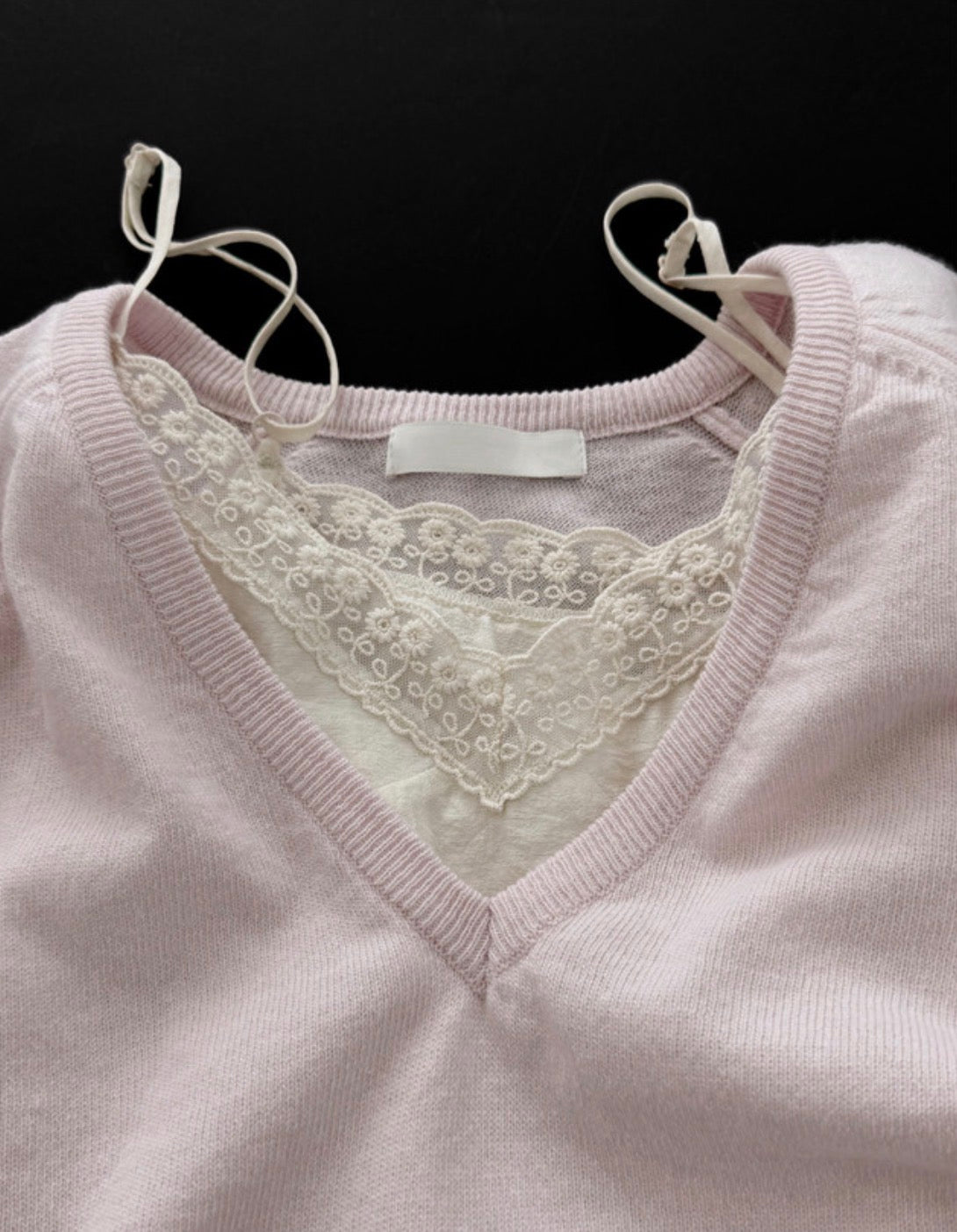 Kr Lace V-Neck Sleeveless Layering Top