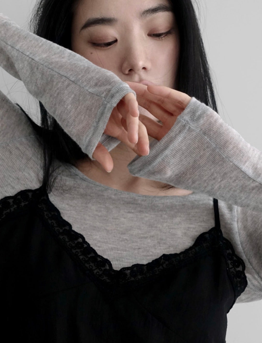 Kr Lace V-Neck Sleeveless Layering Top