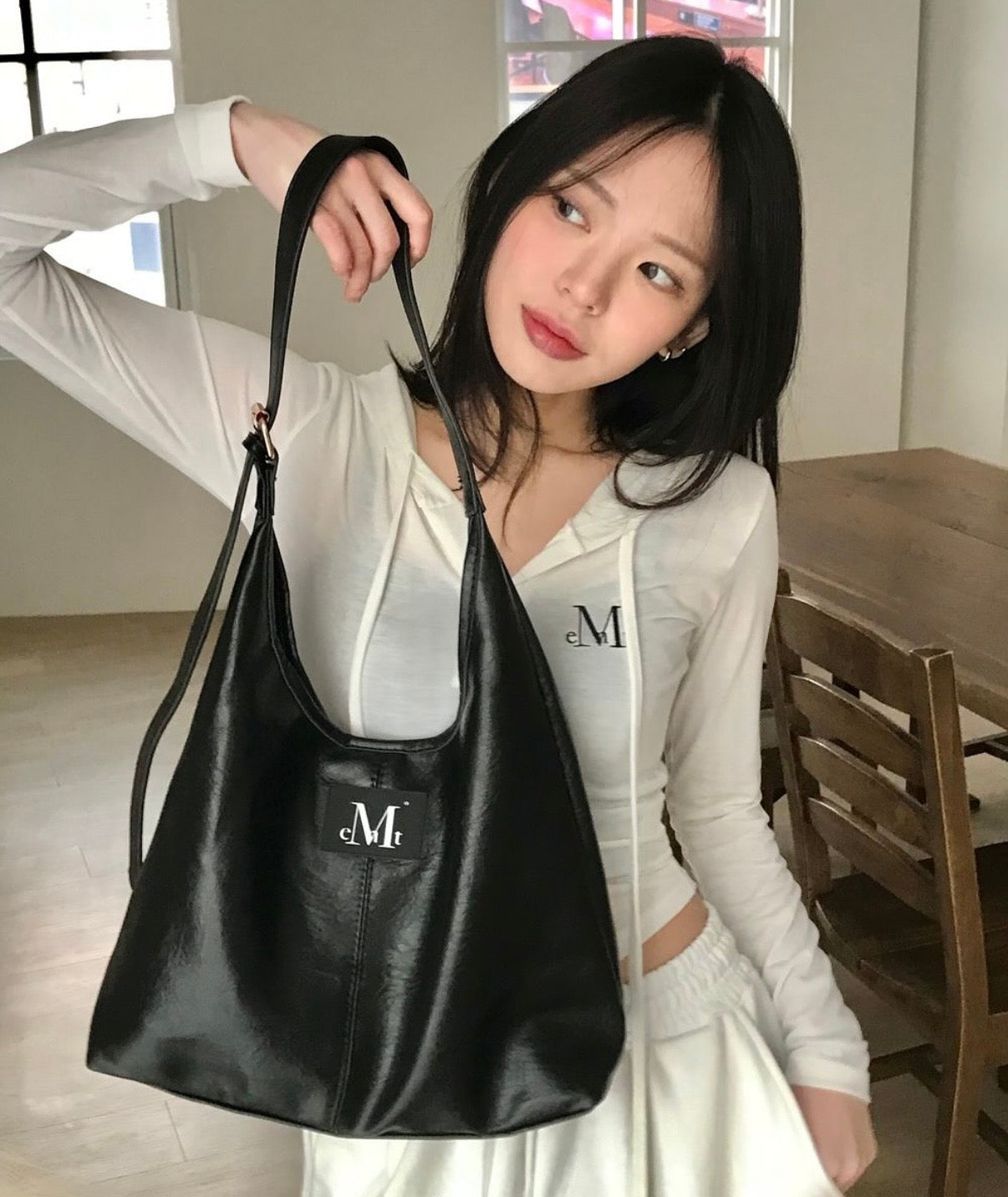 Mucent shoulder Bag