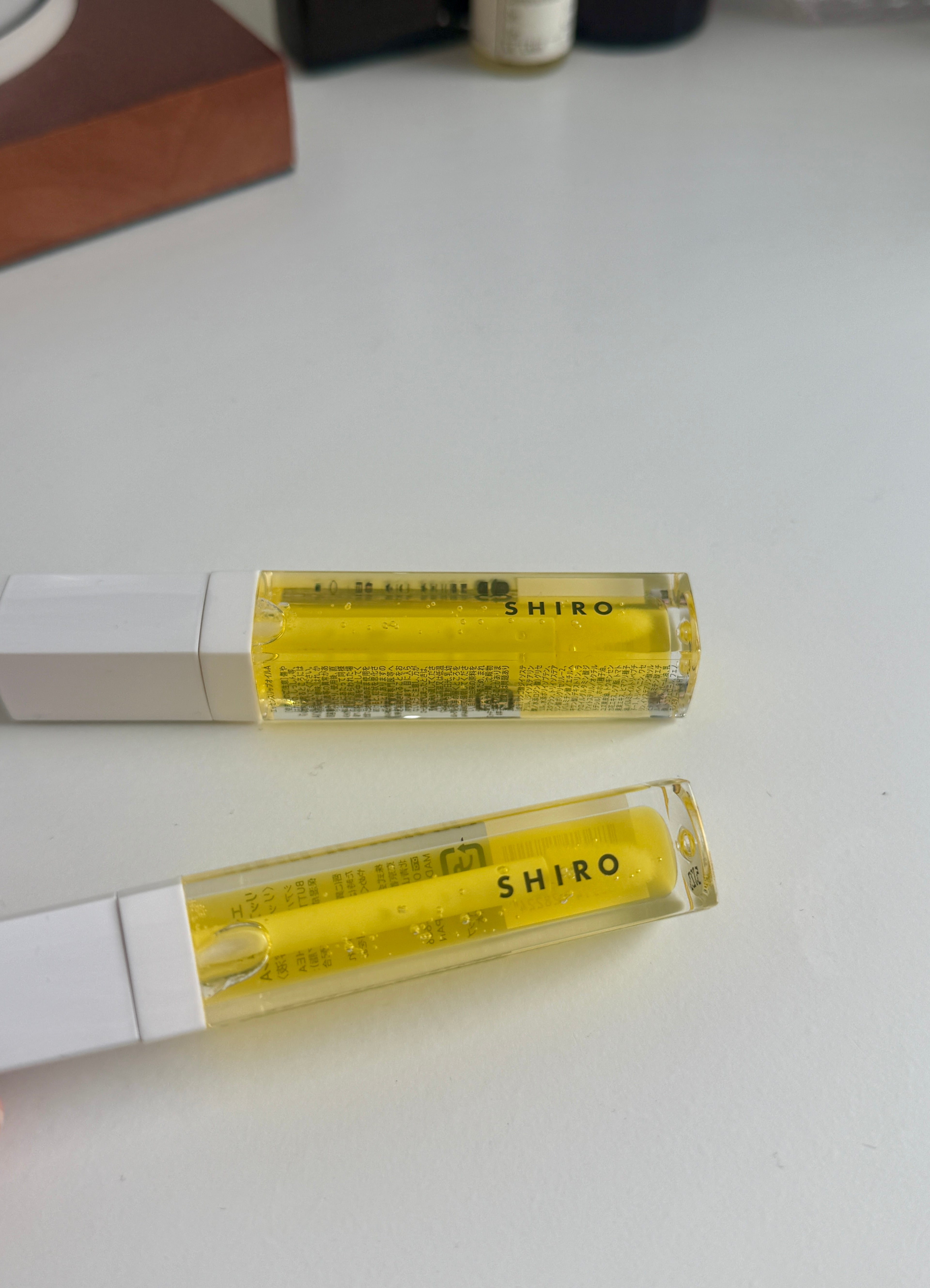 SHIRO Lip essence oil