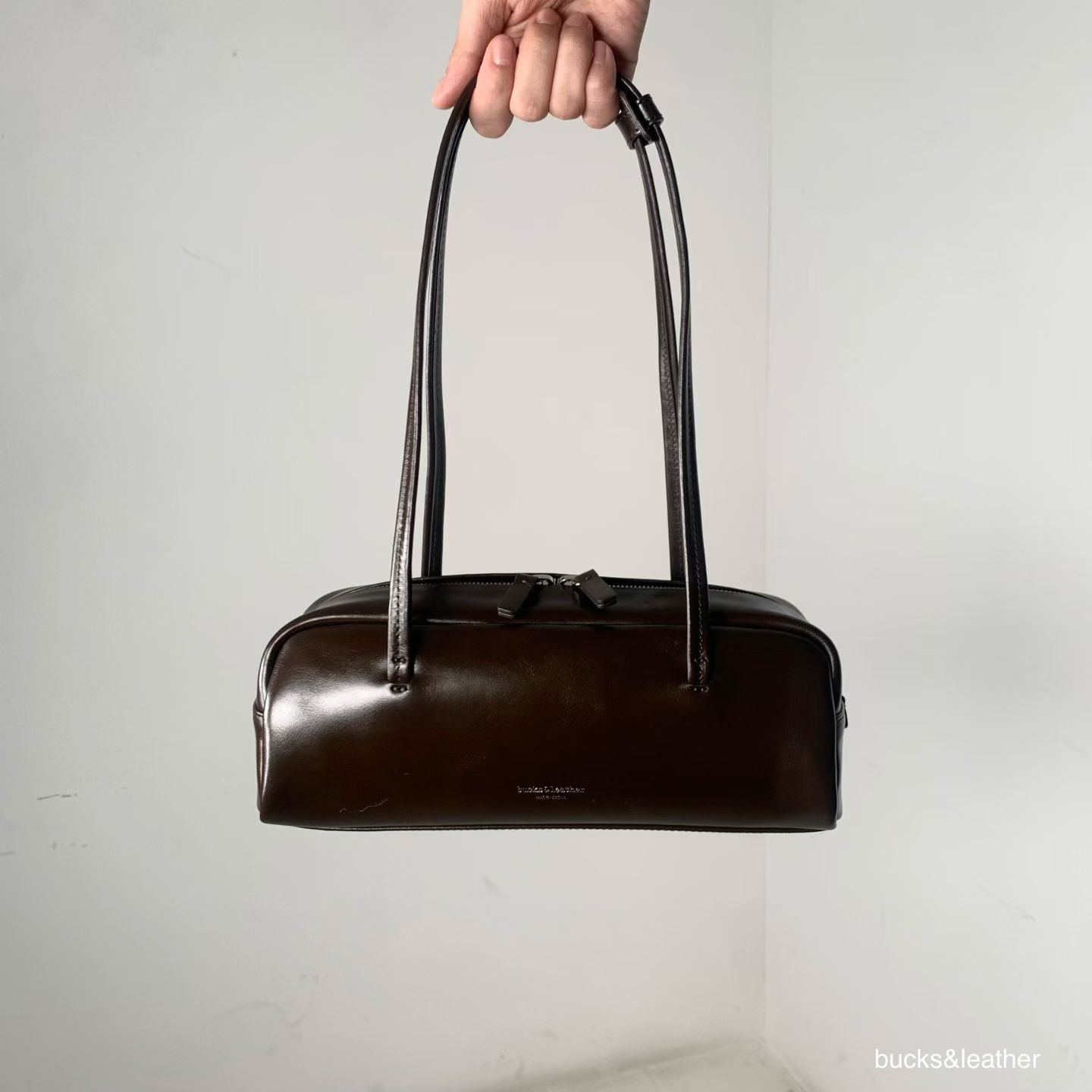 🇰🇷Bucks & Leather Calfskin Baguette Bag