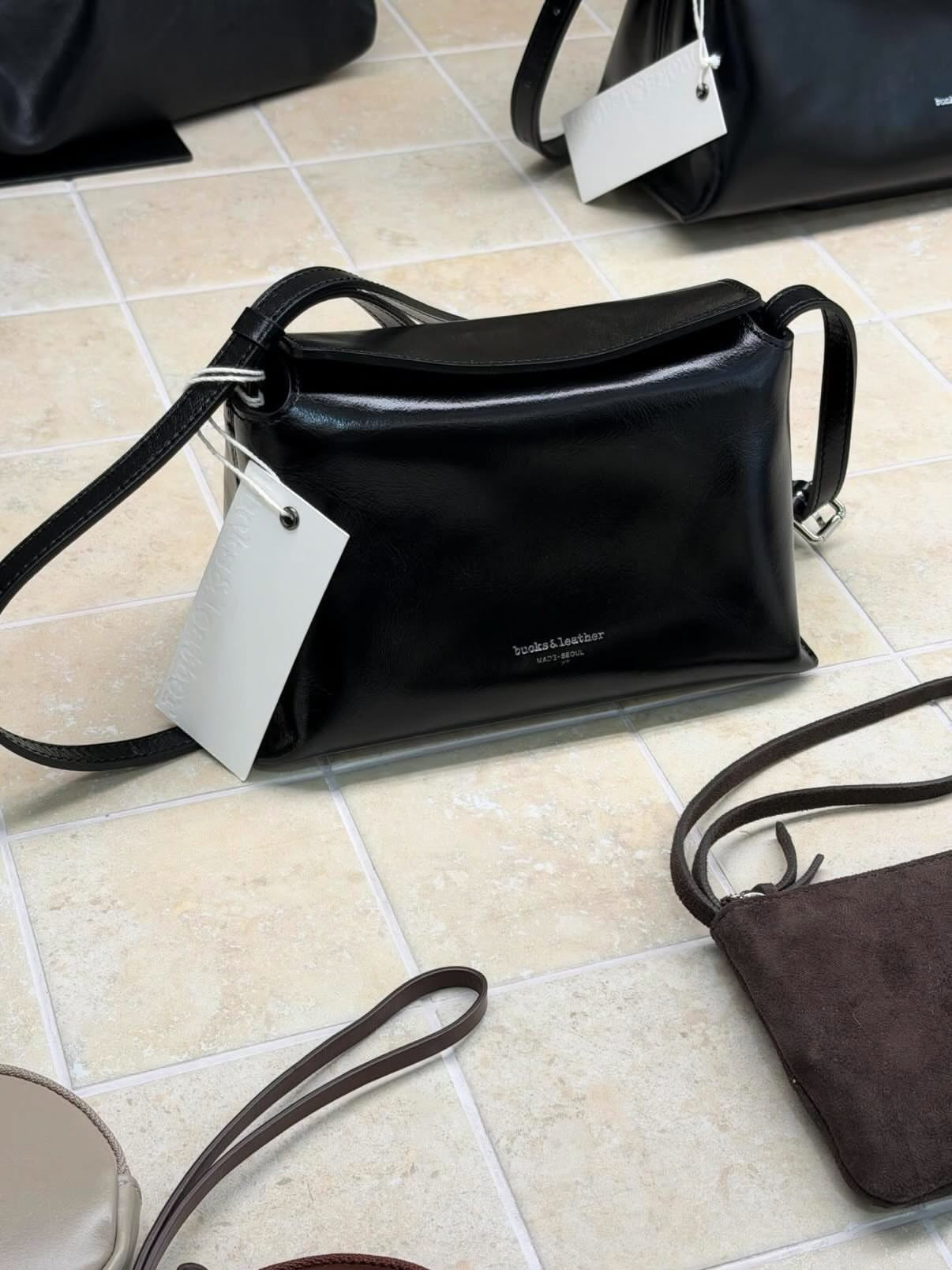 🇰🇷Bucks & Leather Calfskin Mini puzzle bag