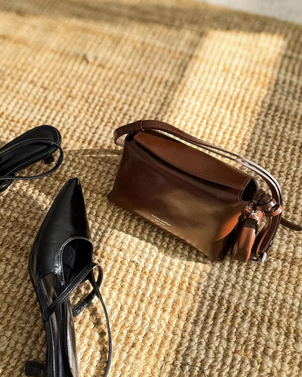 🇰🇷Bucks & Leather Calfskin Mini puzzle bag